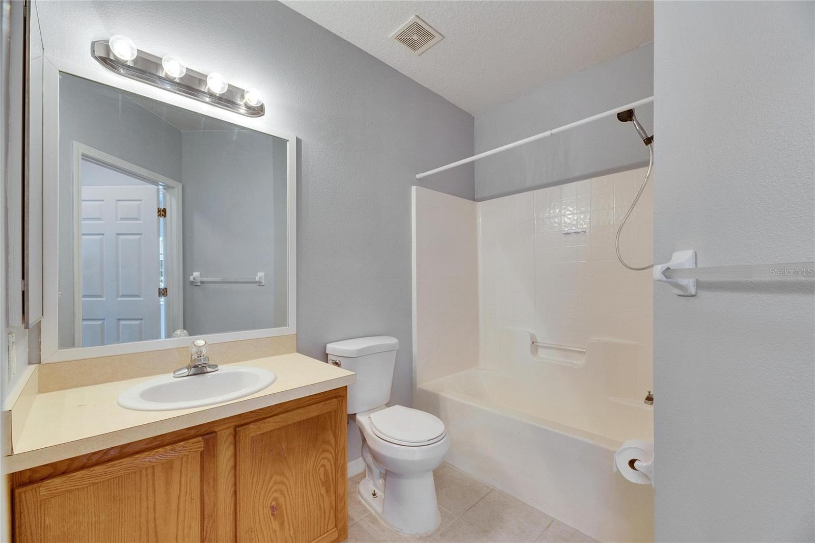 Image 8 of 32 For 9516 Amberdale Court 202