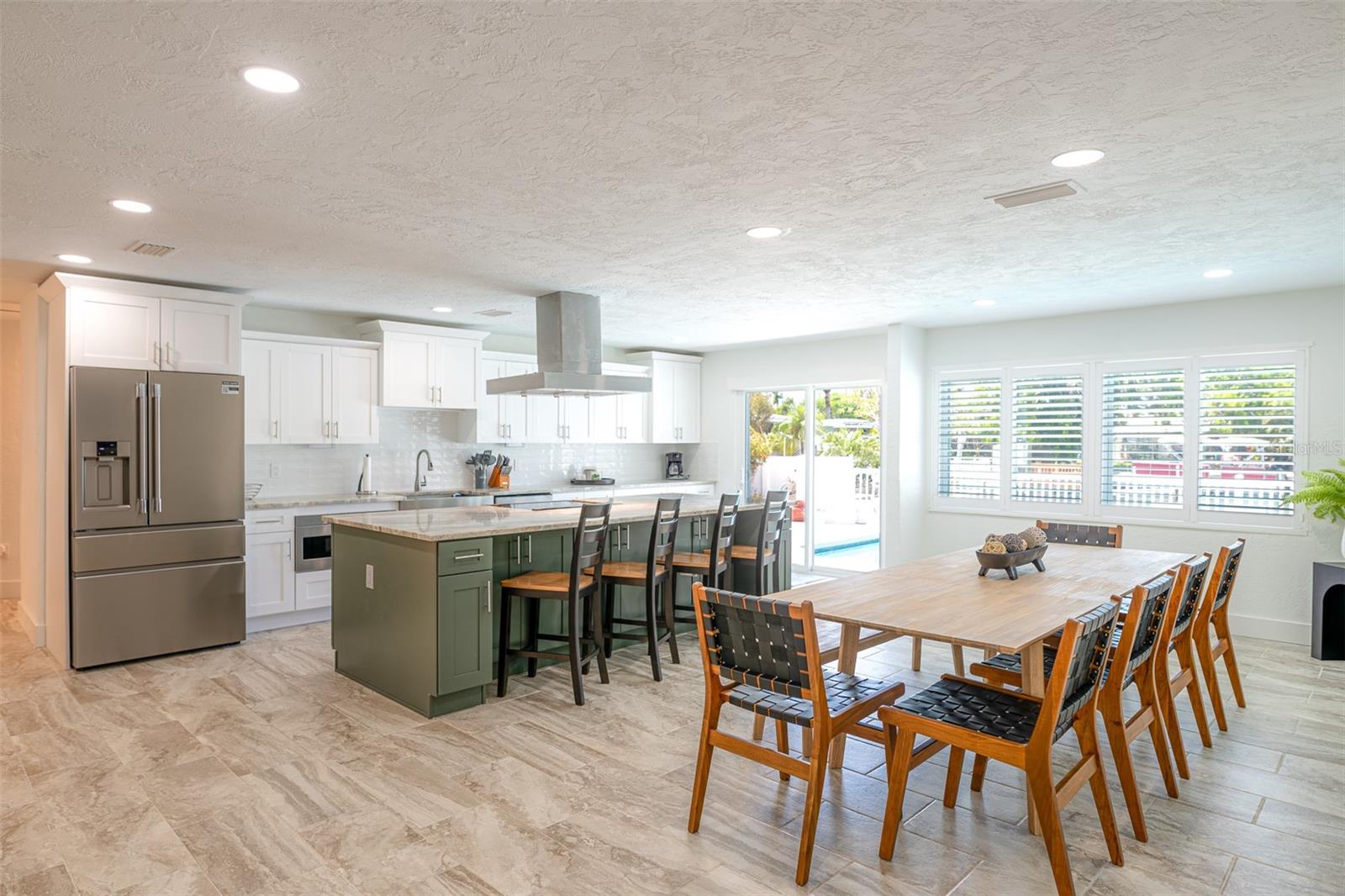 Image 11 of 48 For 6412 1st Palm Point