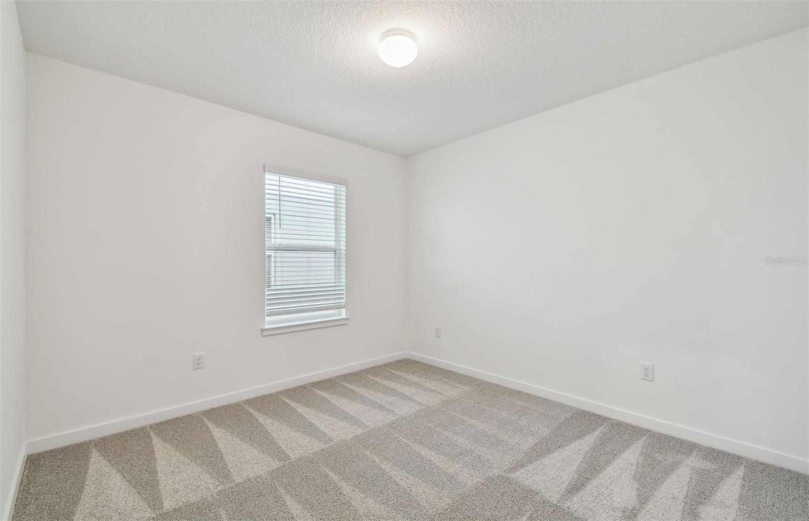 Listing photo id 8 for 3770 Hornbeam Road