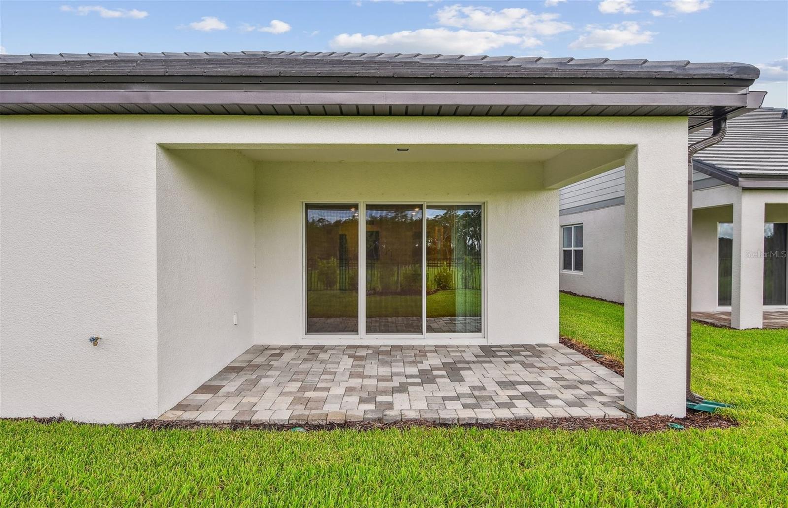 Listing photo id 12 for 3770 Hornbeam Road