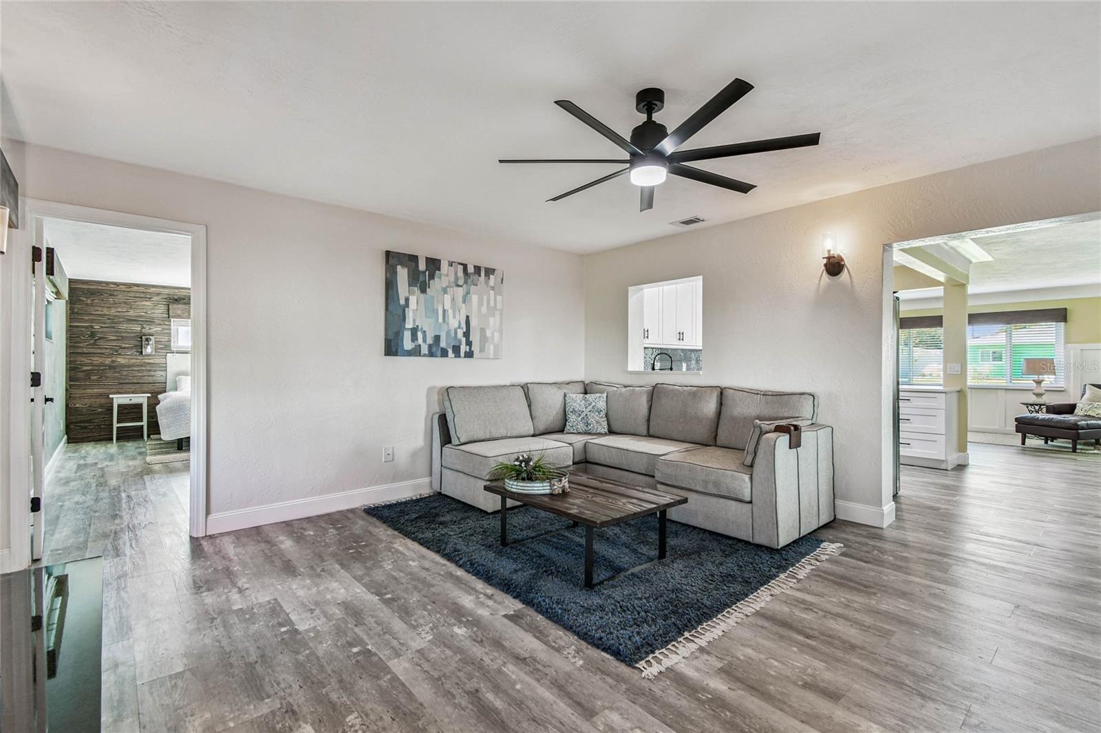 Image 29 of 66 For 6819 30th Avenue N