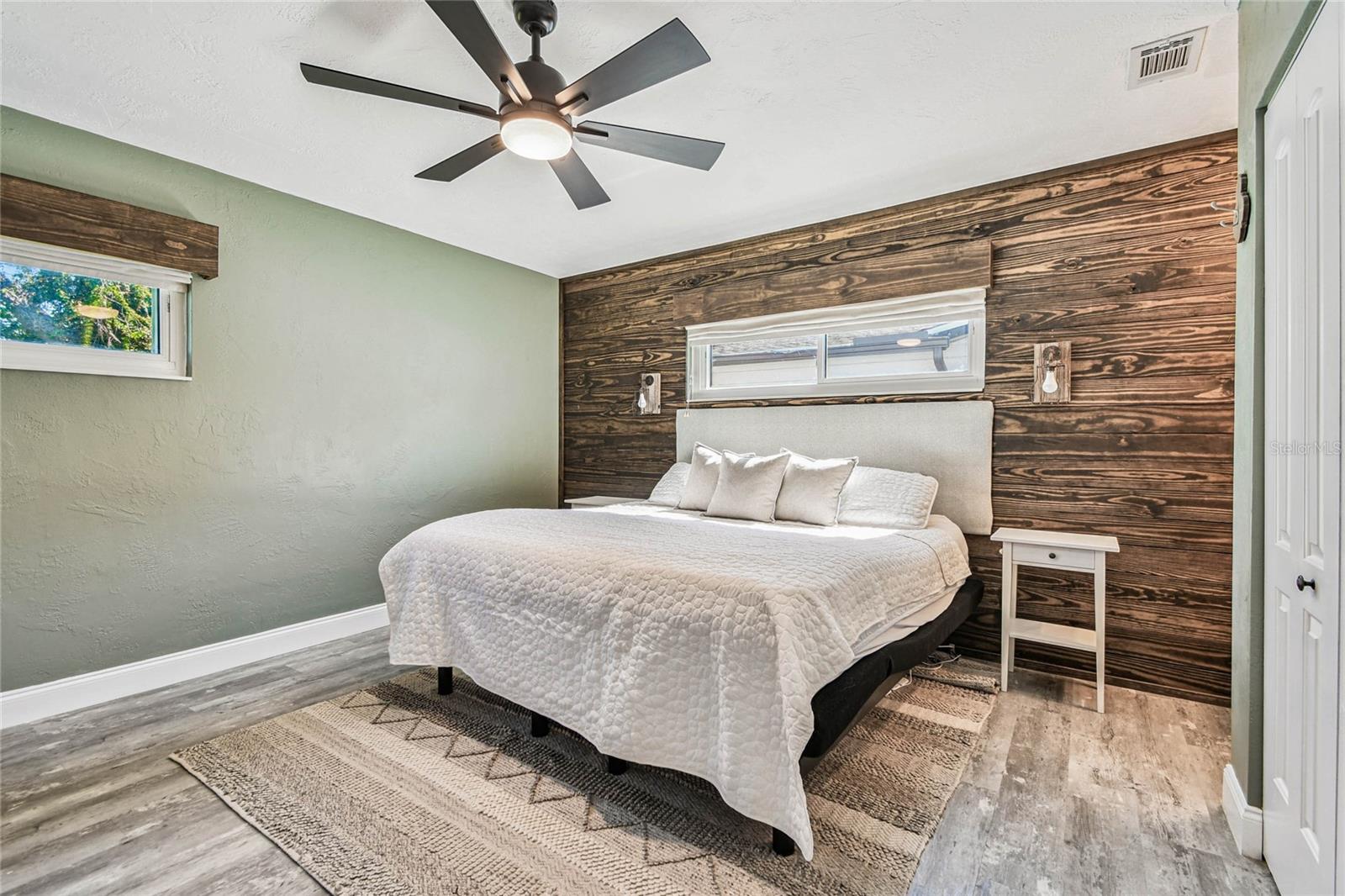 Image 31 of 66 For 6819 30th Avenue N