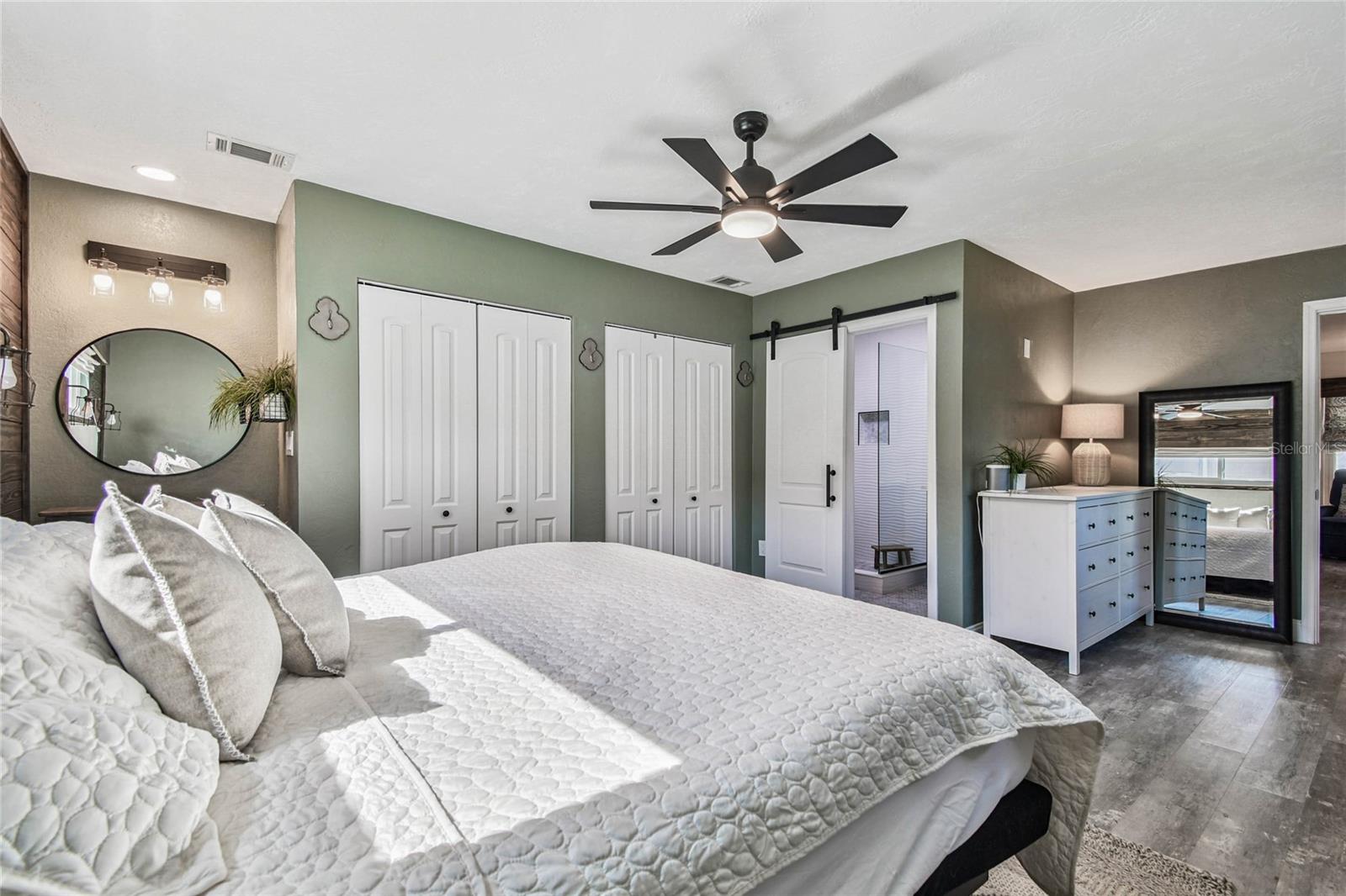 Image 33 of 66 For 6819 30th Avenue N
