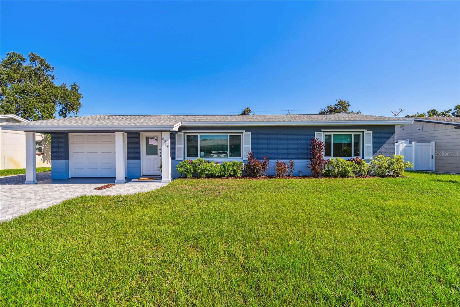 Image 4 of 66 For 6819 30th Avenue N