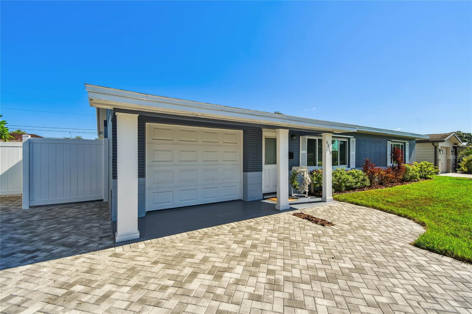 Image 6 of 66 For 6819 30th Avenue N