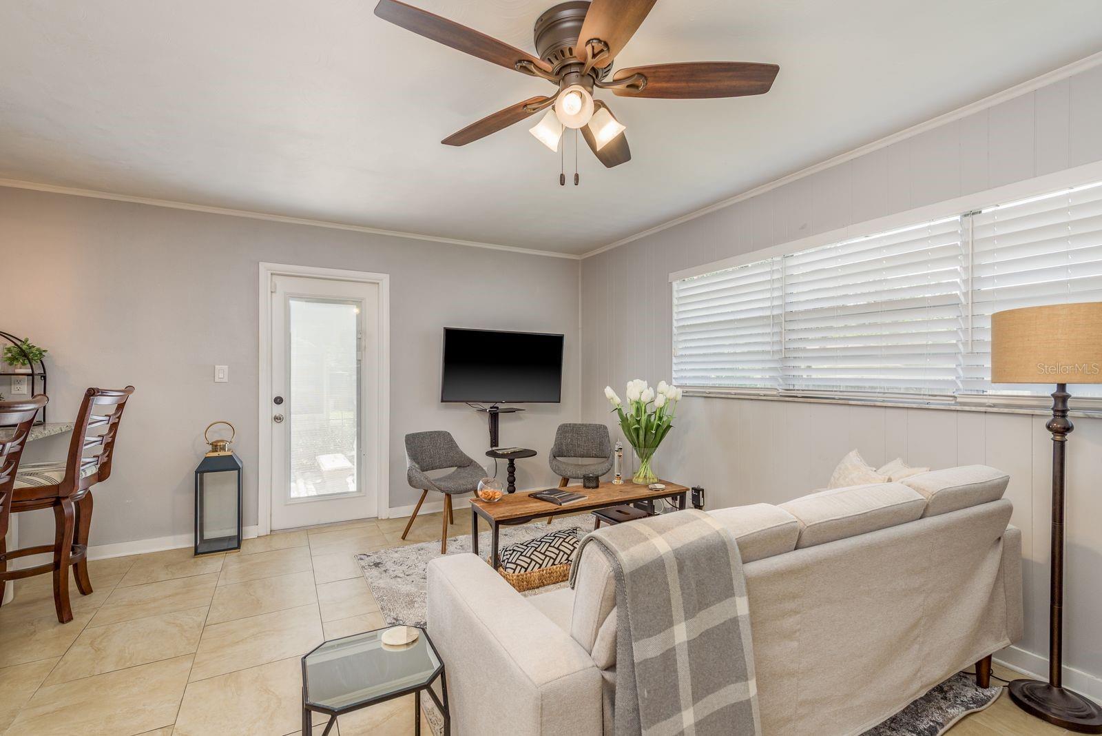 Image 12 of 37 For 8116 Fielding Avenue