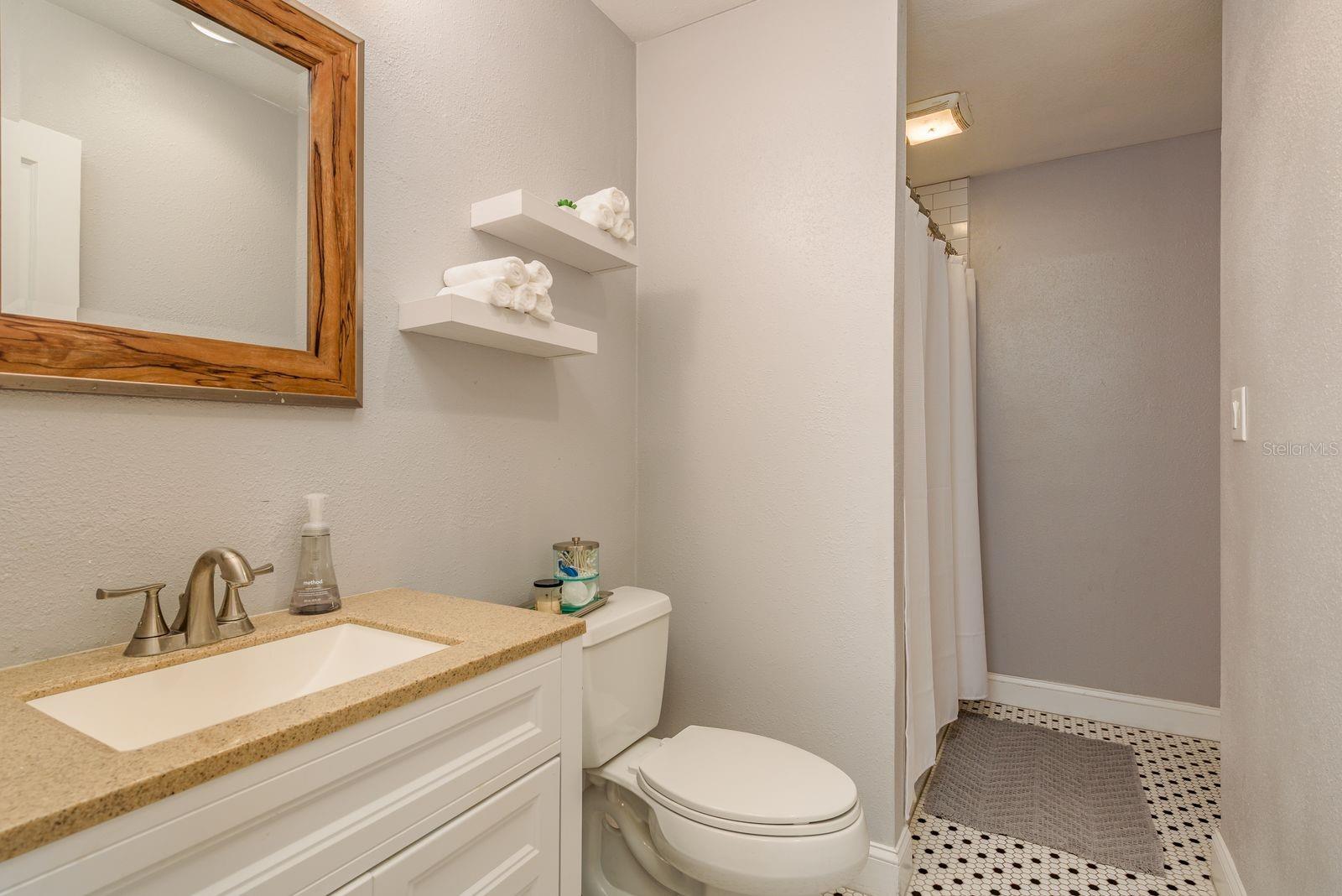 Image 22 of 37 For 8116 Fielding Avenue