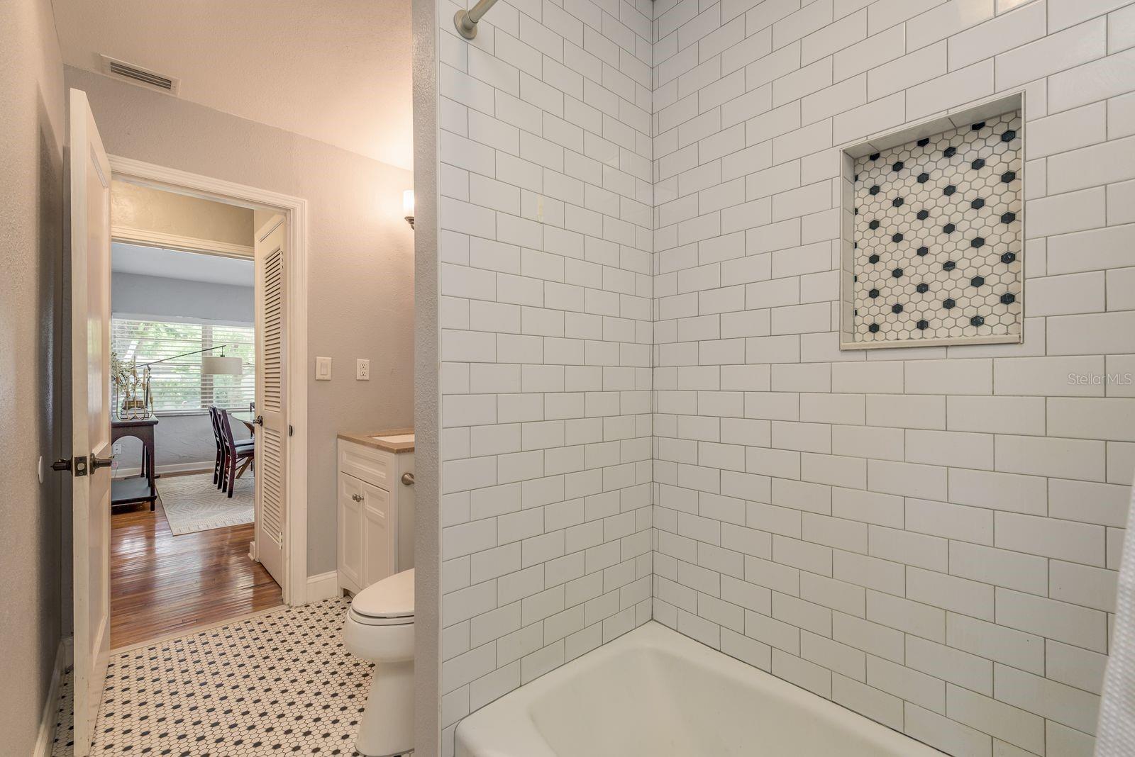 Image 23 of 37 For 8116 Fielding Avenue