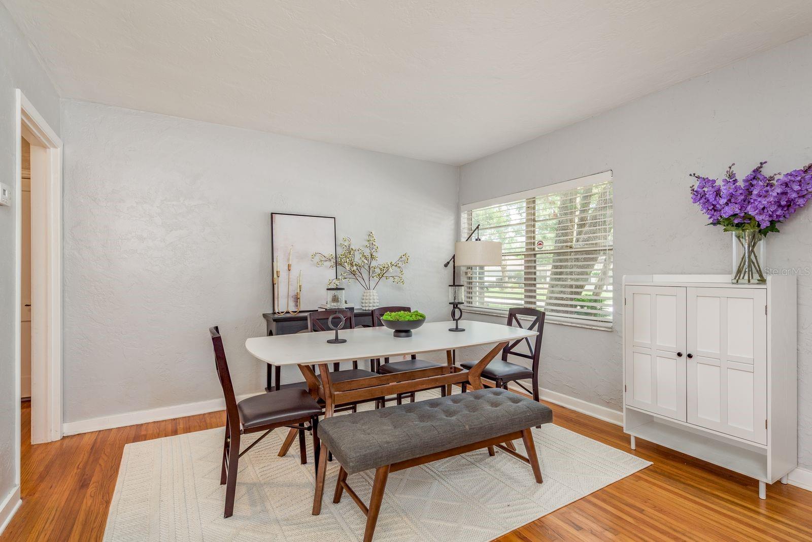 Image 5 of 37 For 8116 Fielding Avenue