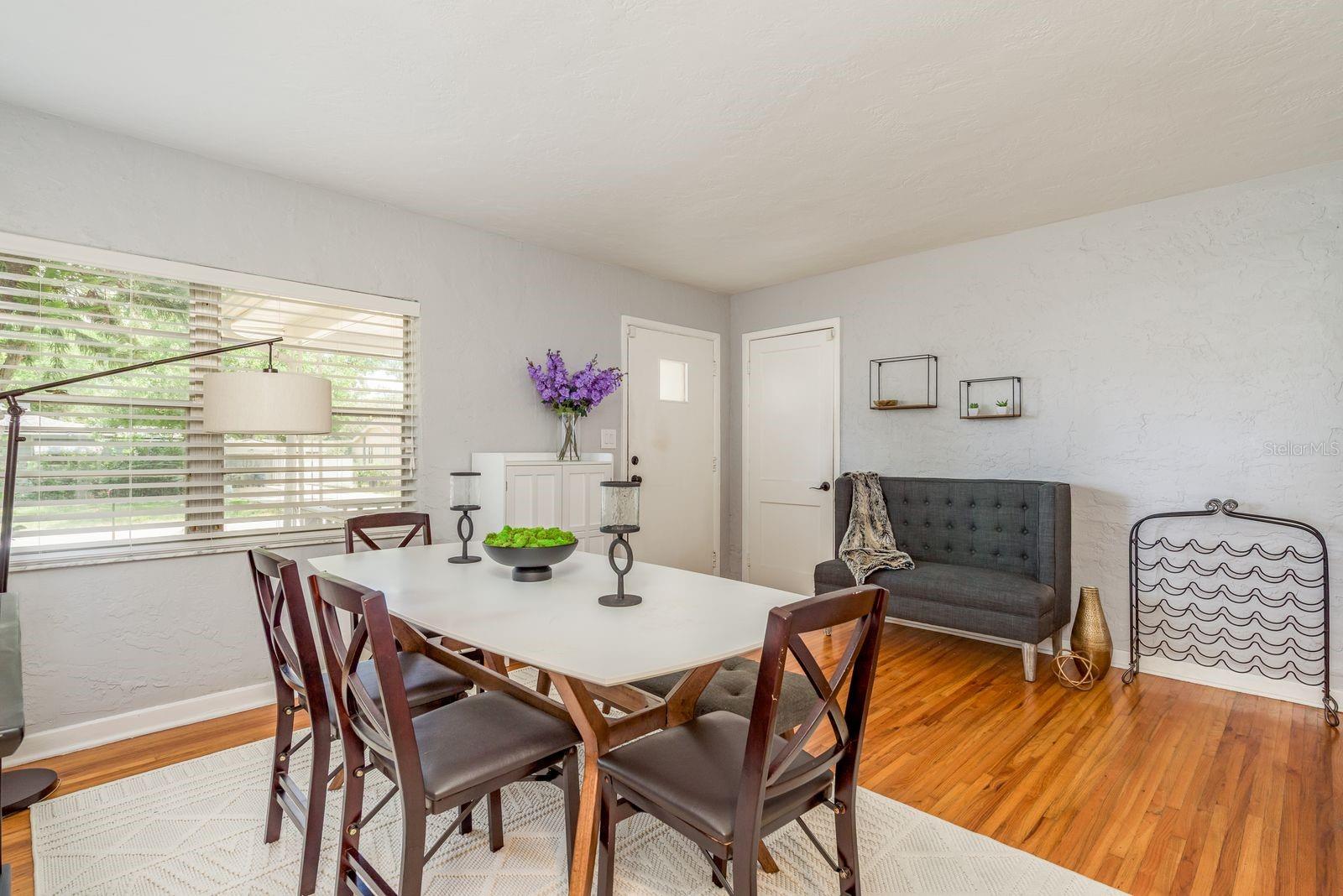 Image 6 of 37 For 8116 Fielding Avenue