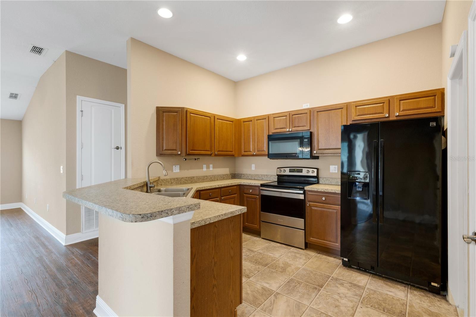 Image 2 of 25 For 1164 Kittansett Lane