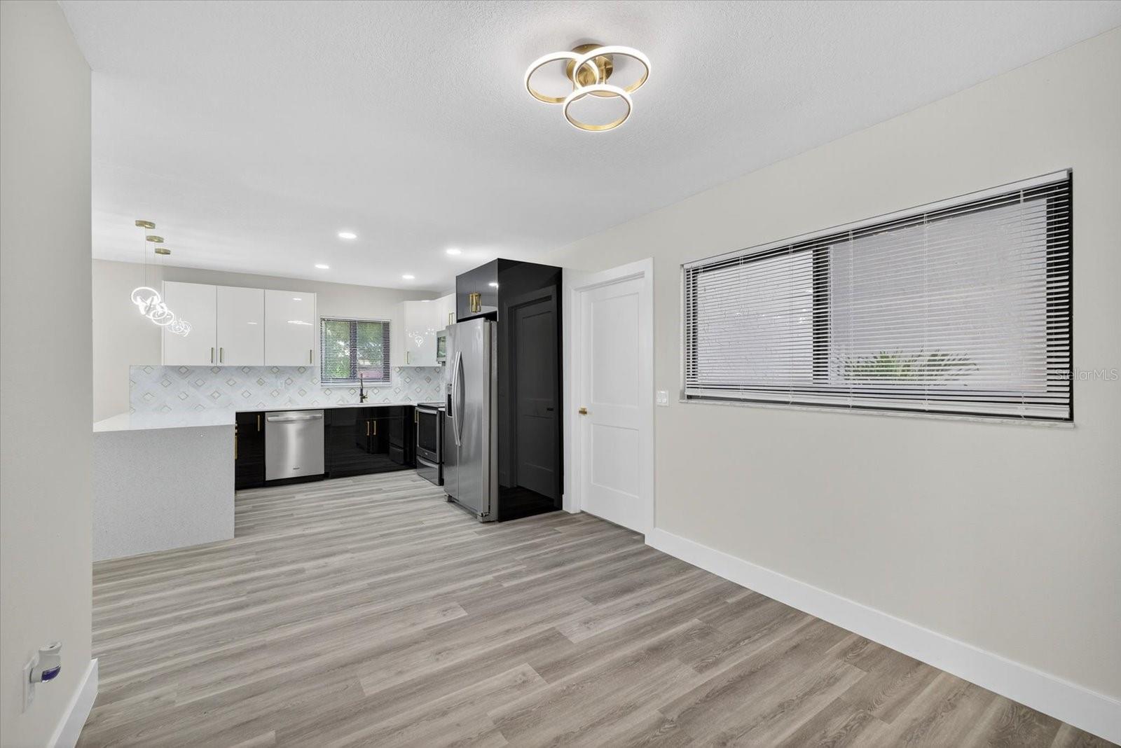 Image 17 of 58 For 22034 Hidden Oak Place