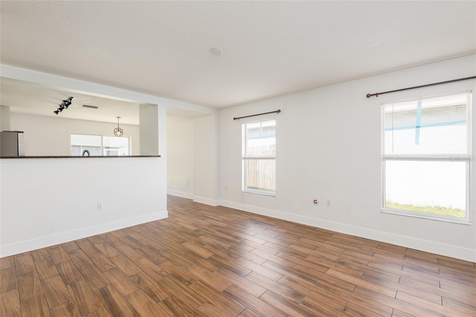 Image 4 of 21 For 11813 Prickly Pear Way