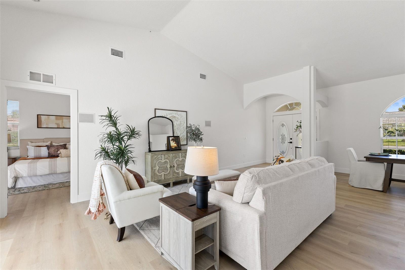 Listing photo id 18 for 15408 Cambria Drive