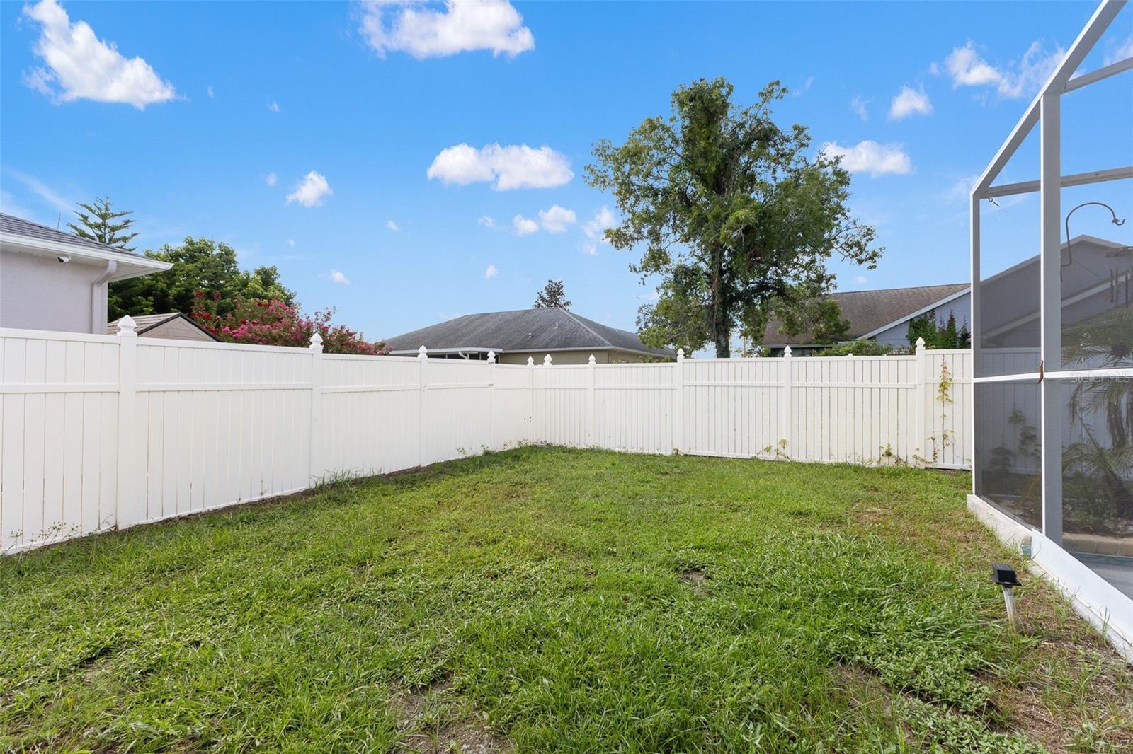 Listing photo id 34 for 15408 Cambria Drive