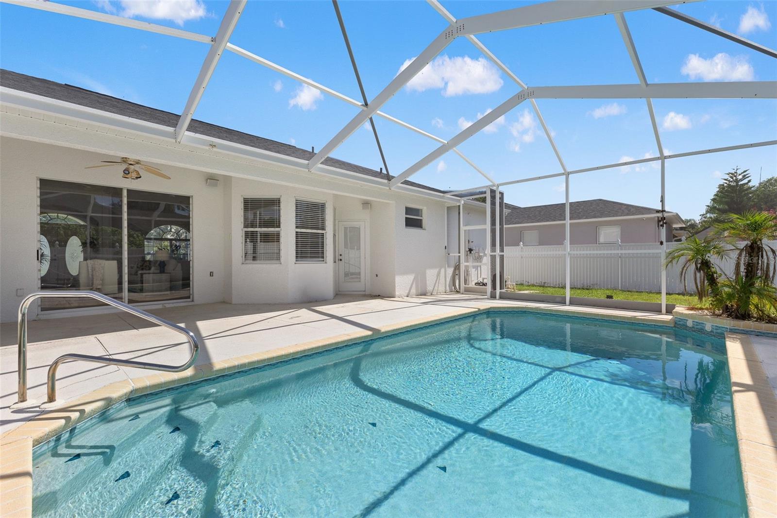 Listing photo id 36 for 15408 Cambria Drive