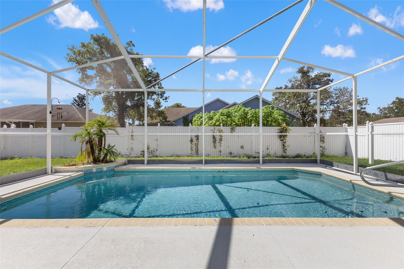 Listing photo id 39 for 15408 Cambria Drive