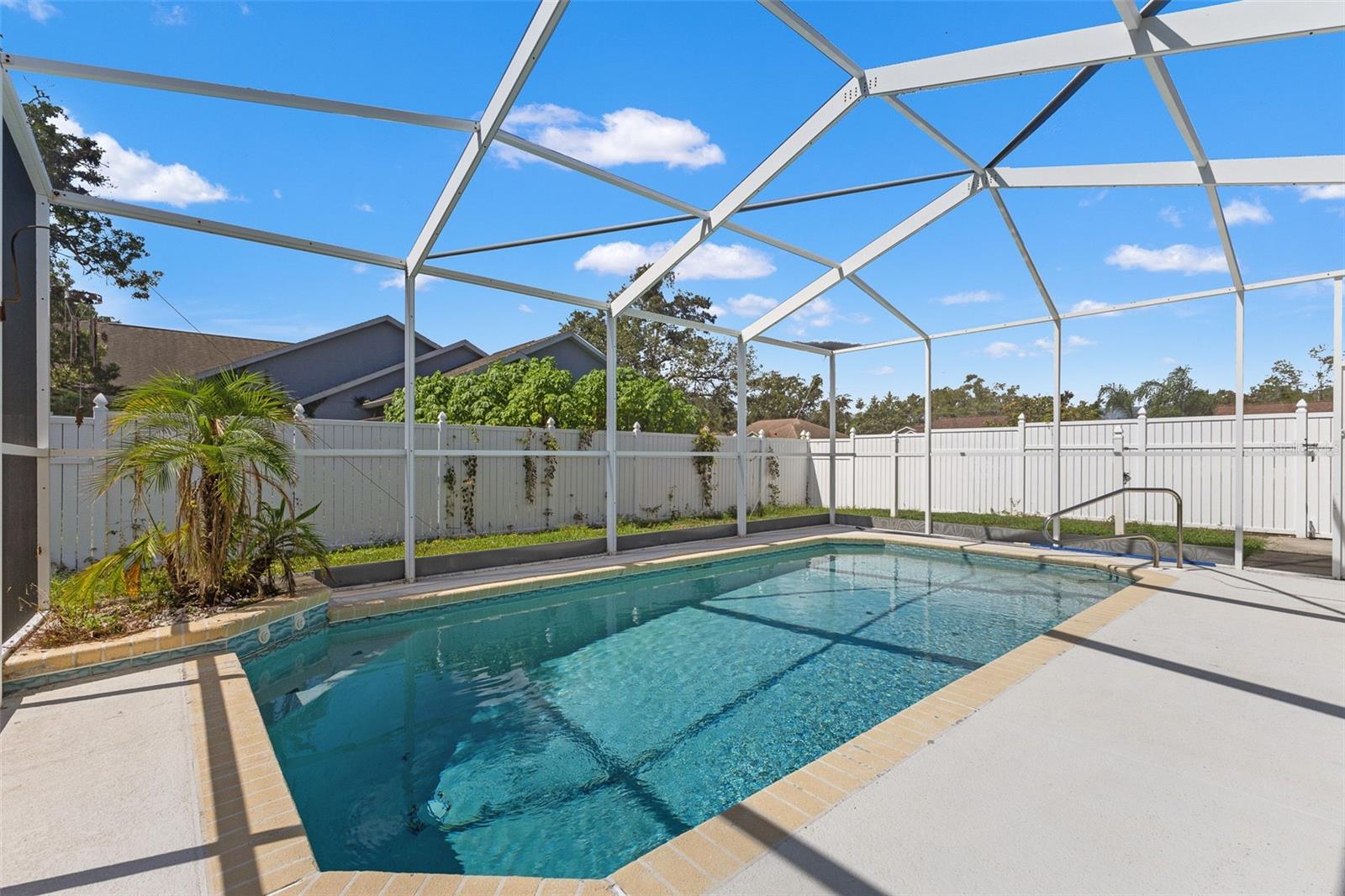 Listing photo id 40 for 15408 Cambria Drive
