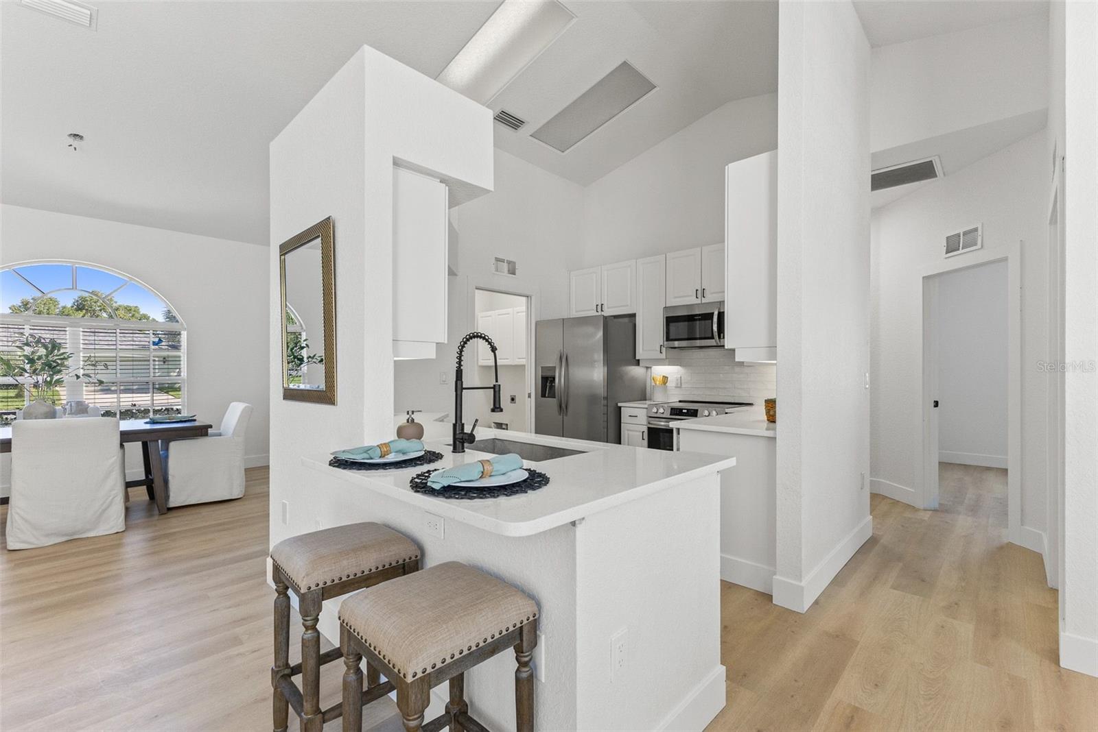 Listing photo id 6 for 15408 Cambria Drive