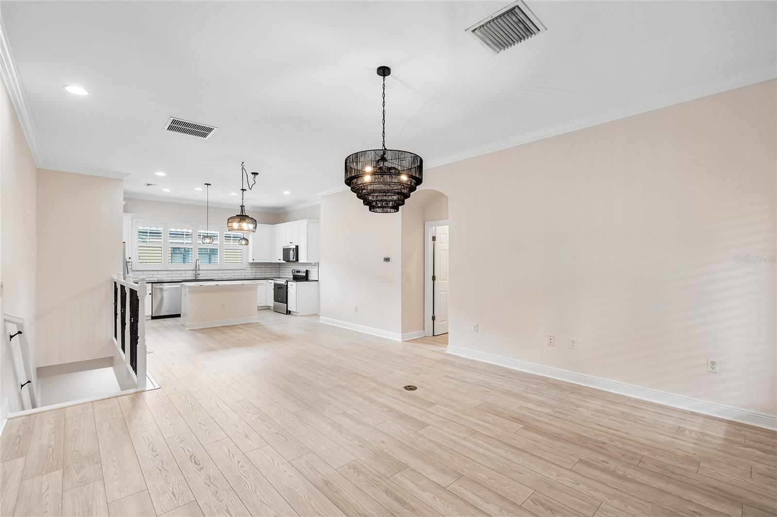 Image 10 of 54 For 5907 Printery Street