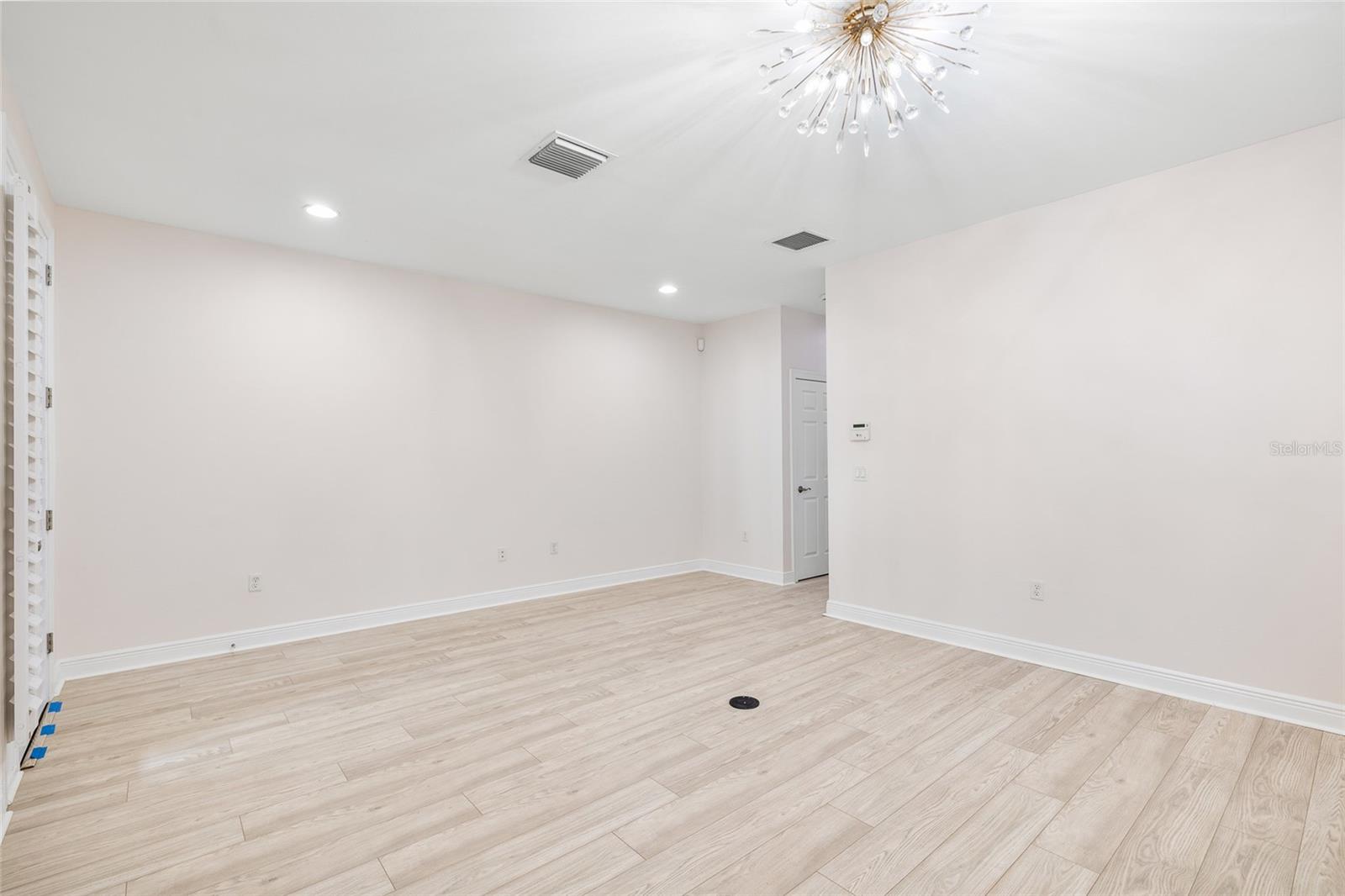 Image 4 of 54 For 5907 Printery Street