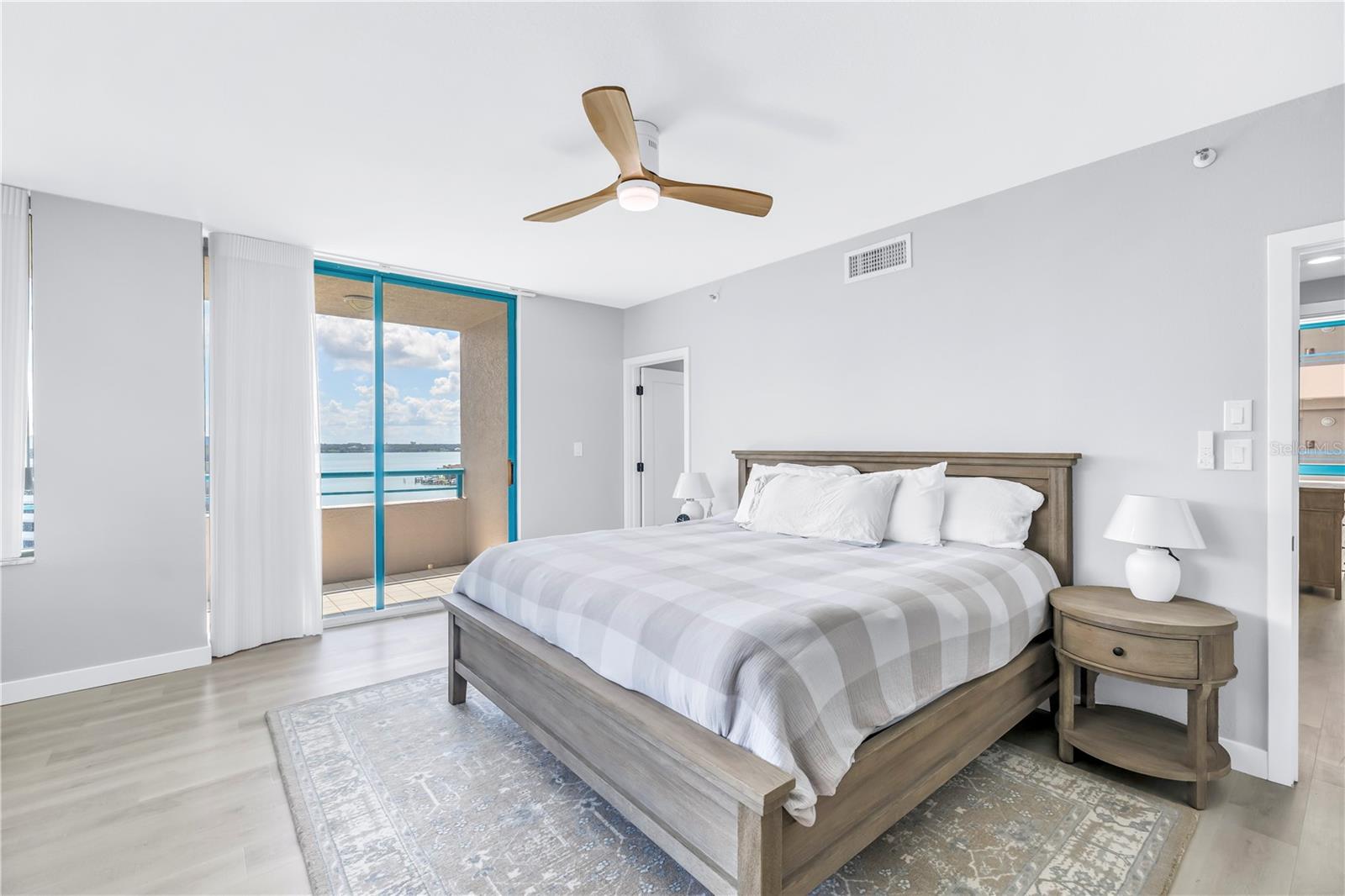 Image 31 of 58 For 1520r Gulf Boulevard 906