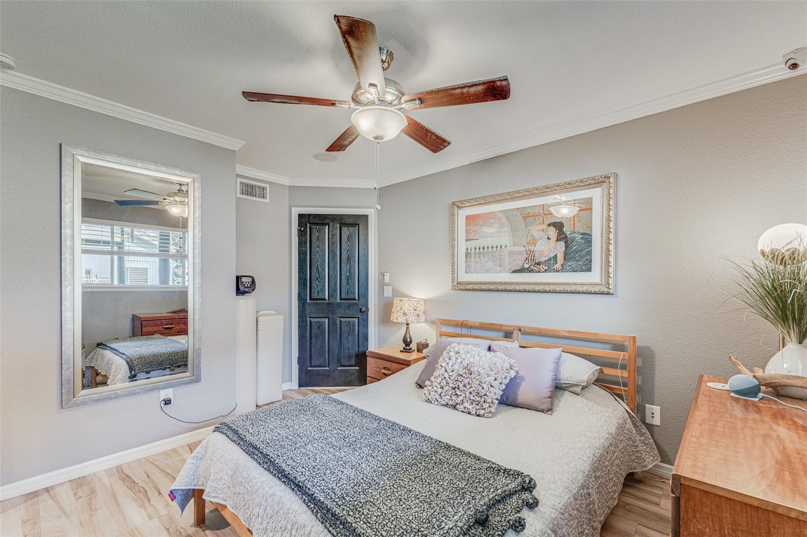 Image 13 of 39 For 6332 Newtown Circle 32a1