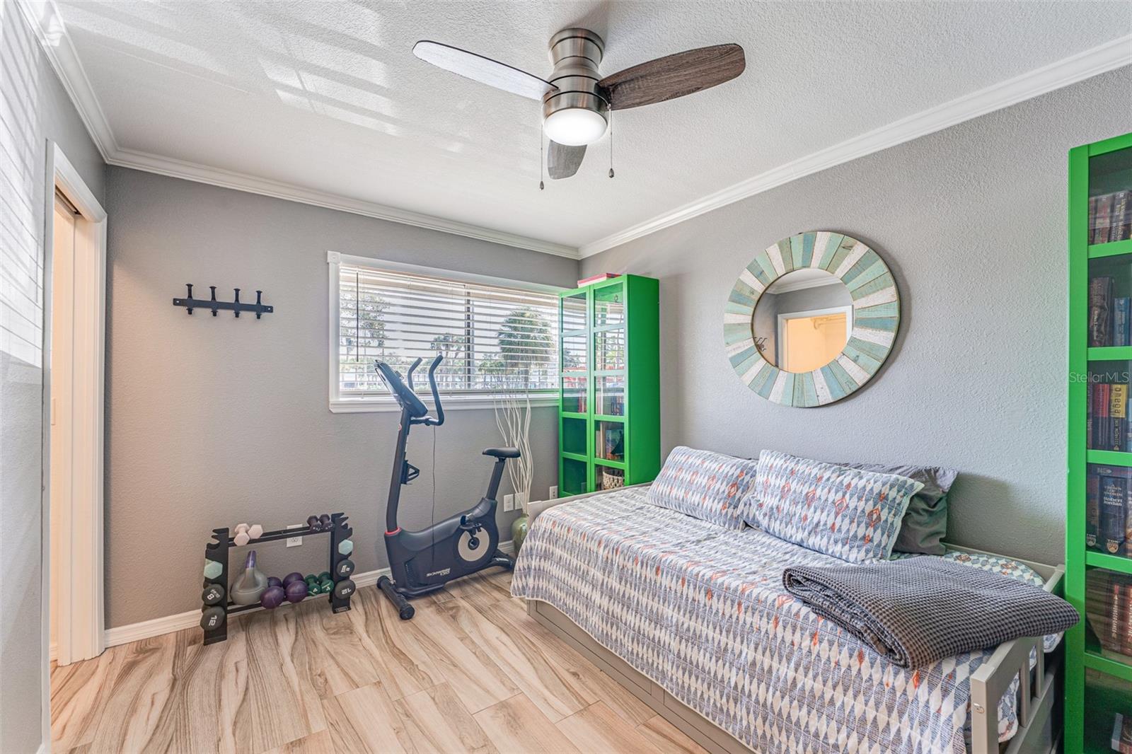 Image 20 of 39 For 6332 Newtown Circle 32a1