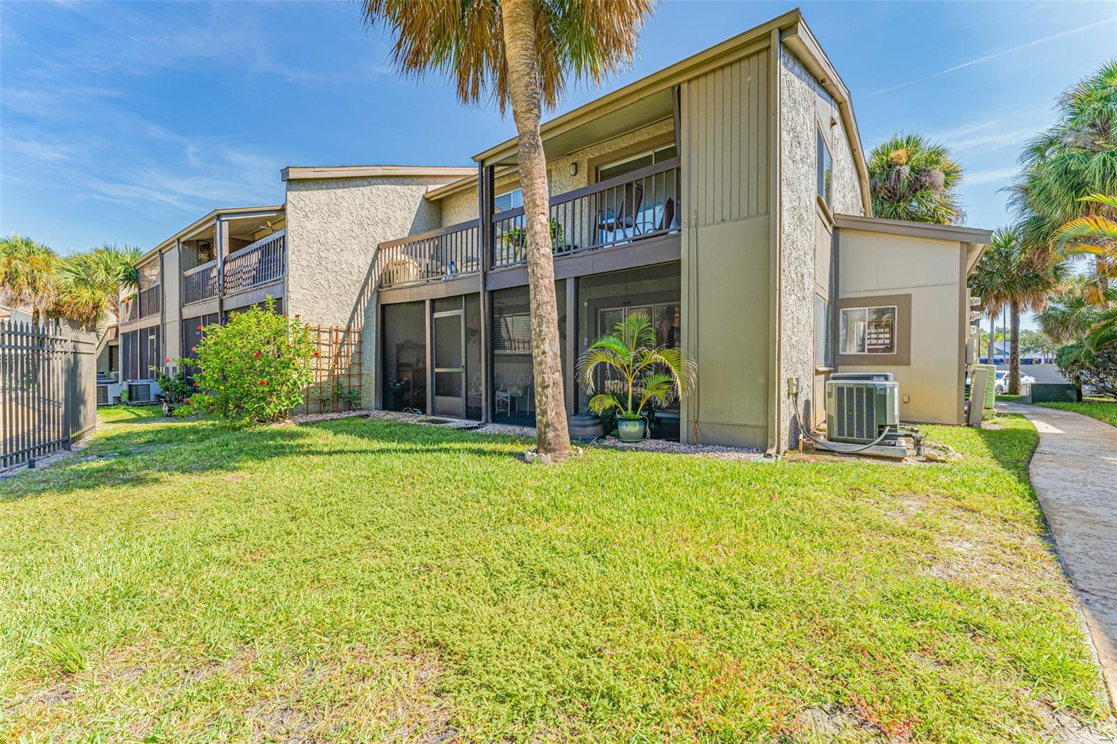 Image 32 of 39 For 6332 Newtown Circle 32a1