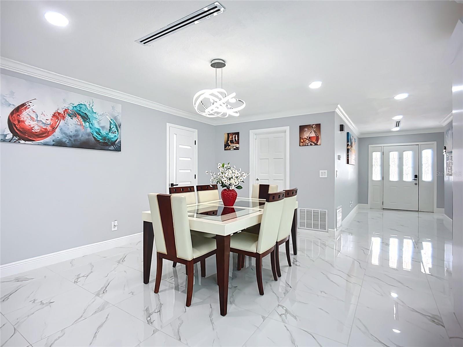 Listing photo id 10 for 6531 Santiago Court