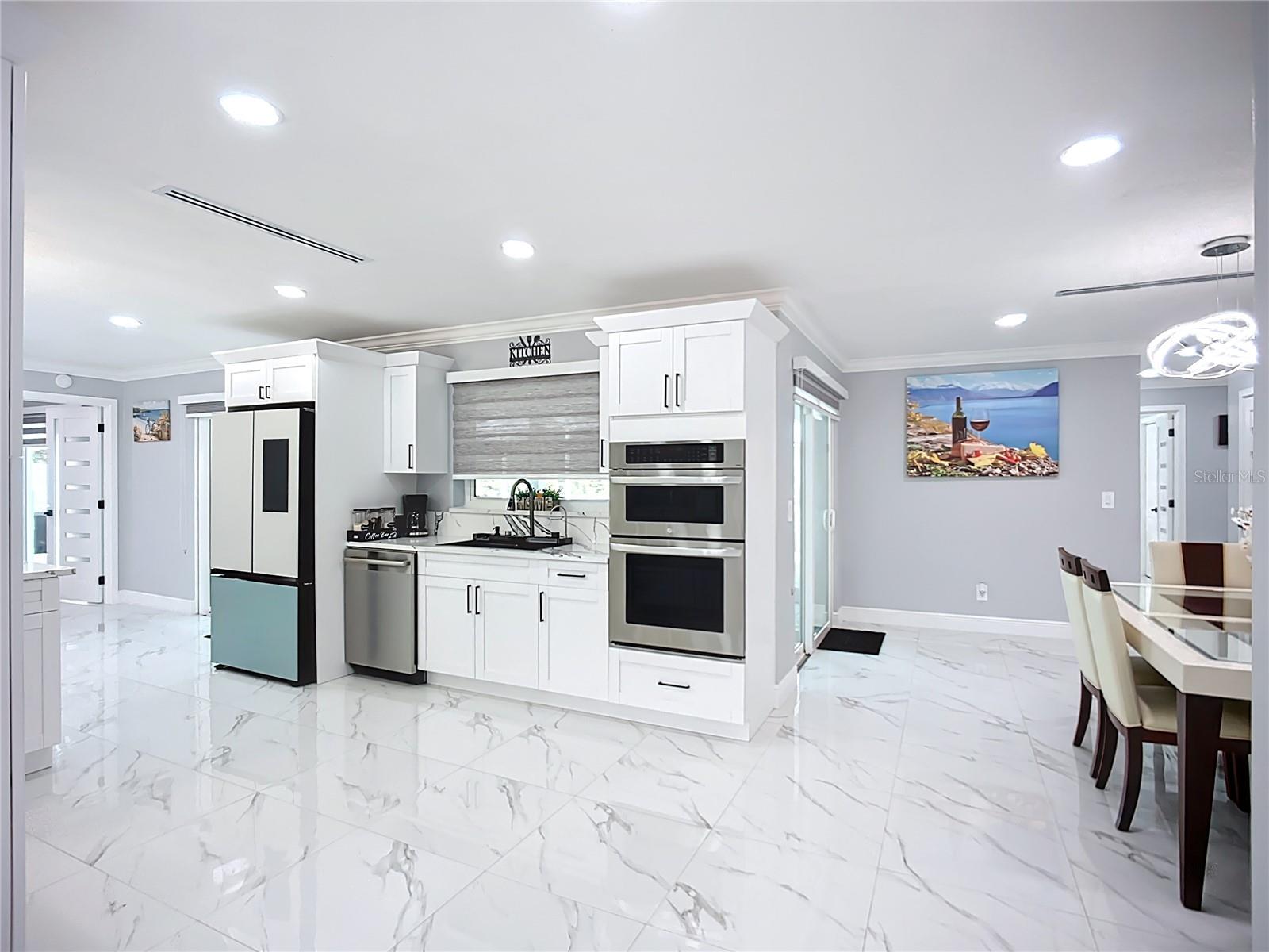 Listing photo id 16 for 6531 Santiago Court