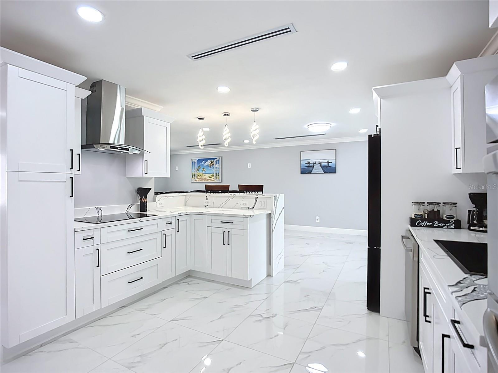 Listing photo id 18 for 6531 Santiago Court