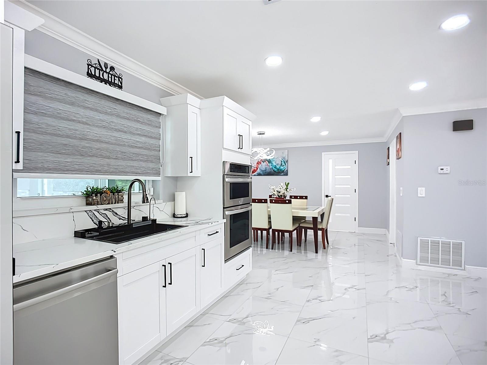 Listing photo id 20 for 6531 Santiago Court