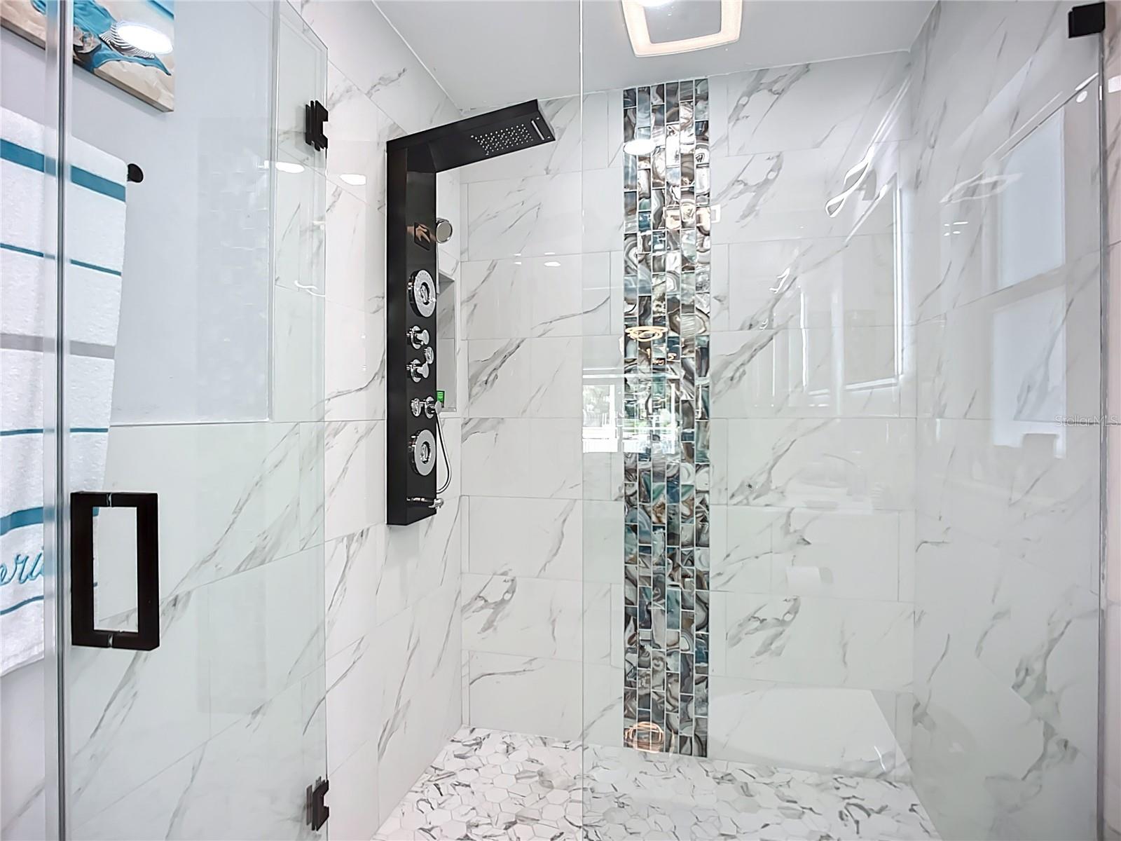 Listing photo id 41 for 6531 Santiago Court