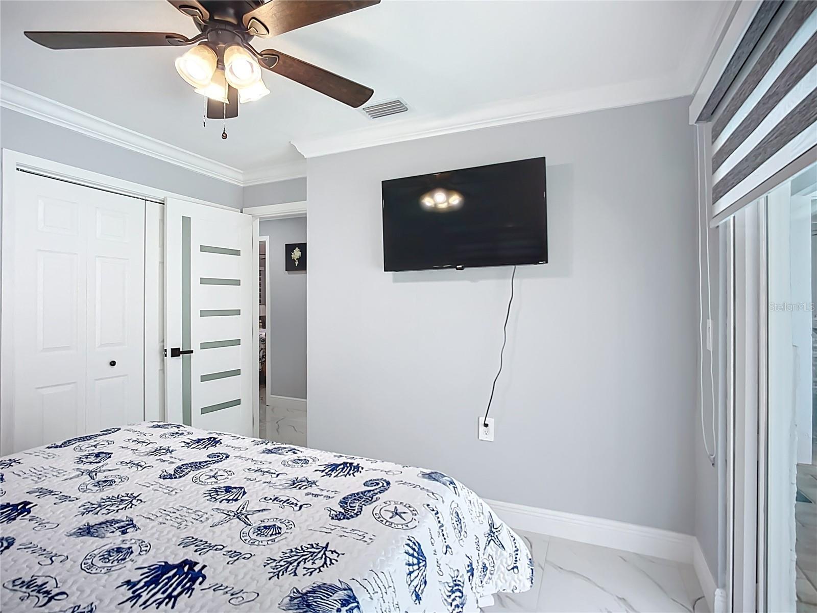 Listing photo id 46 for 6531 Santiago Court