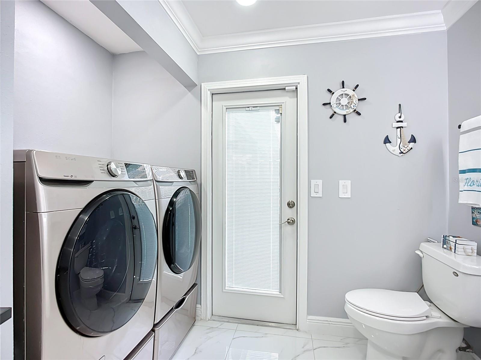 Listing photo id 48 for 6531 Santiago Court