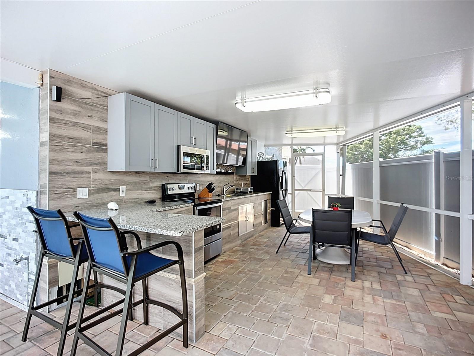 Listing photo id 49 for 6531 Santiago Court