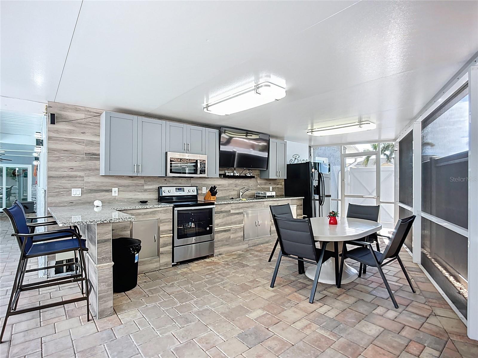 Listing photo id 50 for 6531 Santiago Court