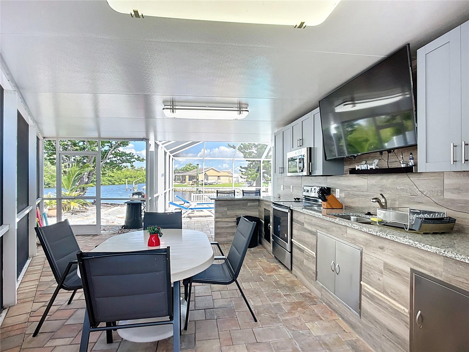 Listing photo id 51 for 6531 Santiago Court