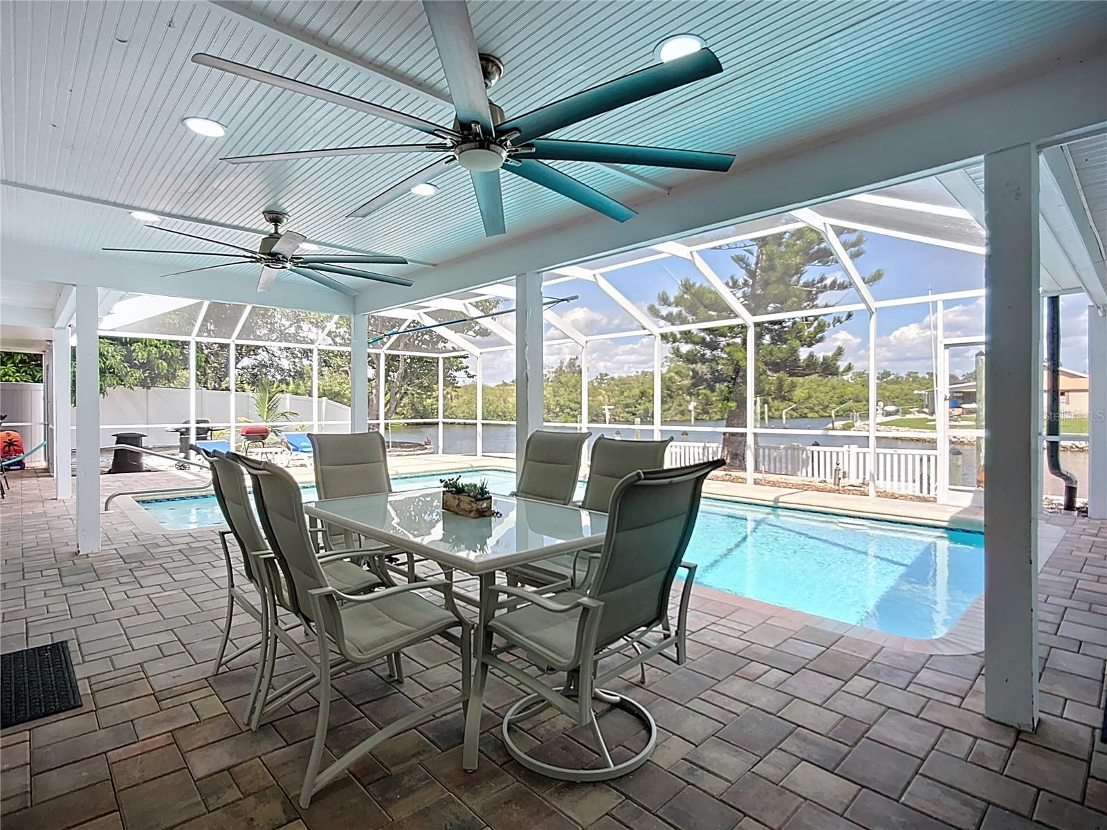 Listing photo id 54 for 6531 Santiago Court