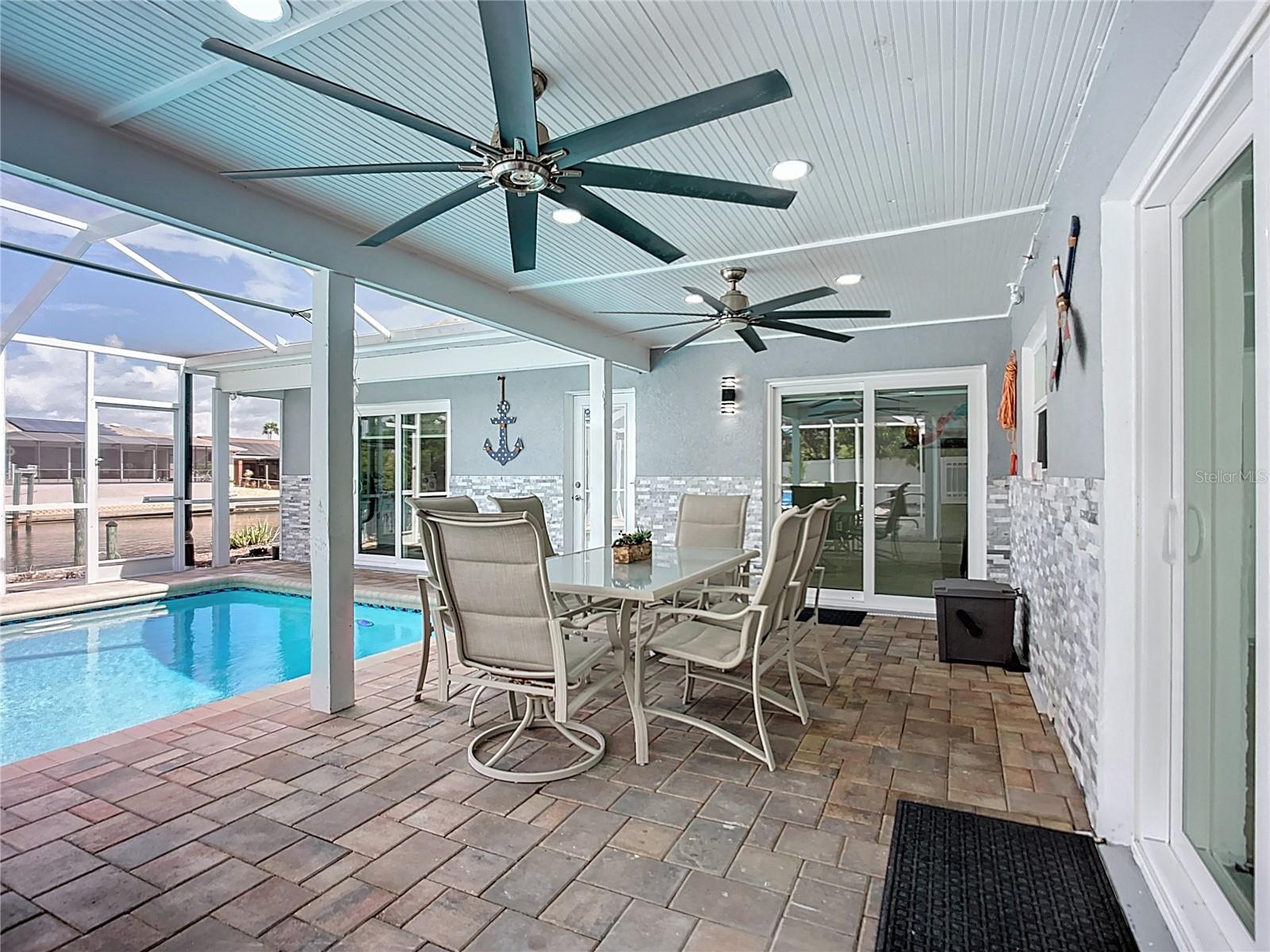 Listing photo id 55 for 6531 Santiago Court