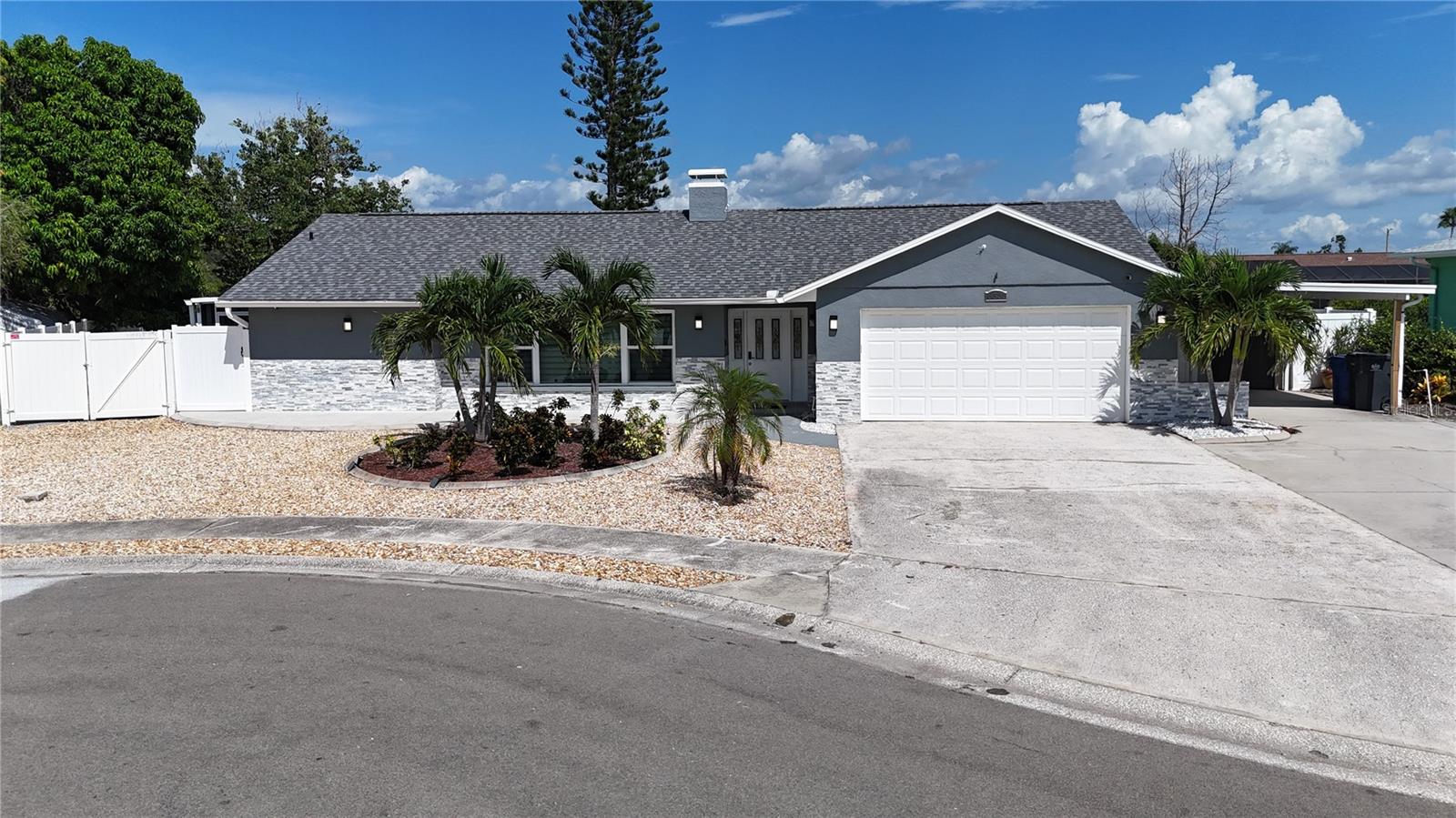 Listing photo id 4 for 6531 Santiago Court