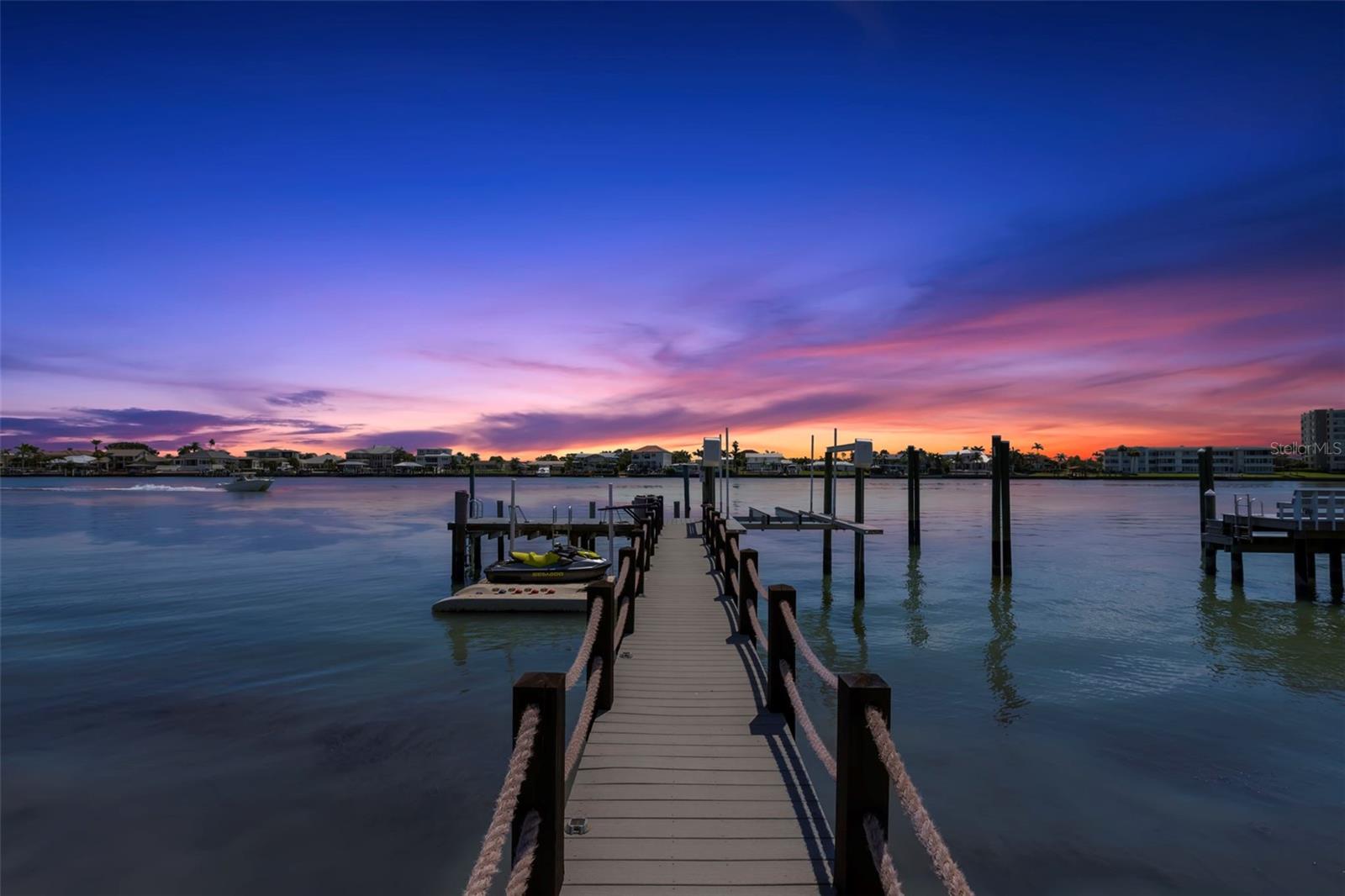 Image 2 of 65 For 819 Bay Esplanade