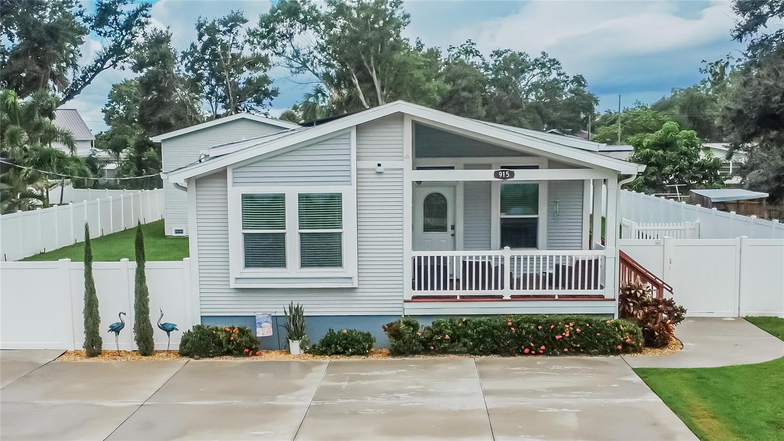 Details for 915 10th Street Sw, RUSKIN, FL 33570