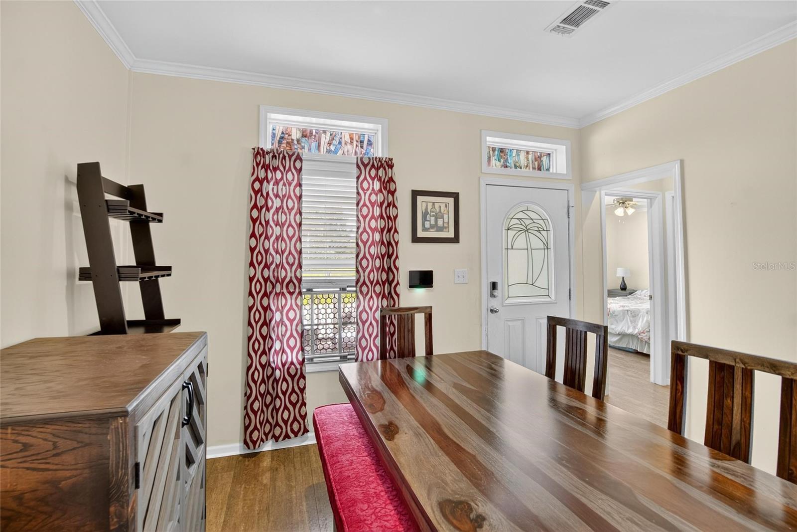 Image 10 of 39 For 915 10th Street Sw