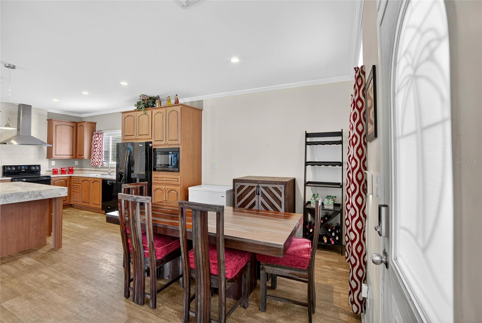 Image 11 of 39 For 915 10th Street Sw