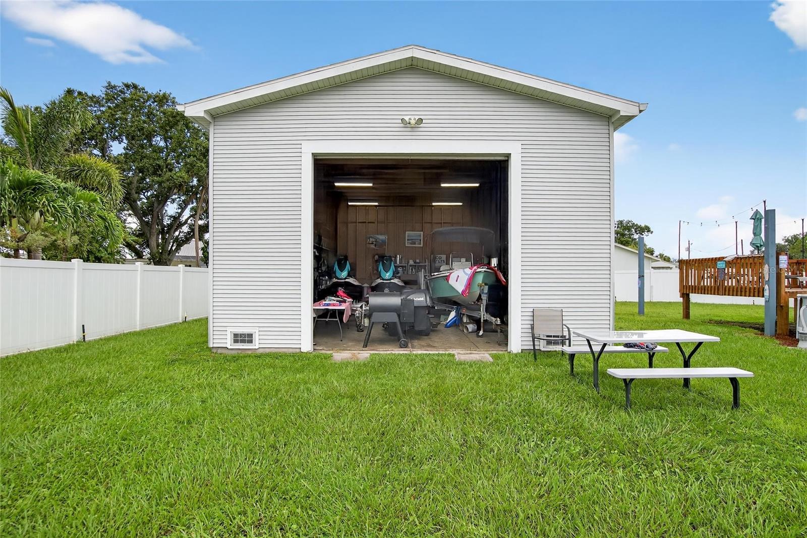 Image 32 of 39 For 915 10th Street Sw