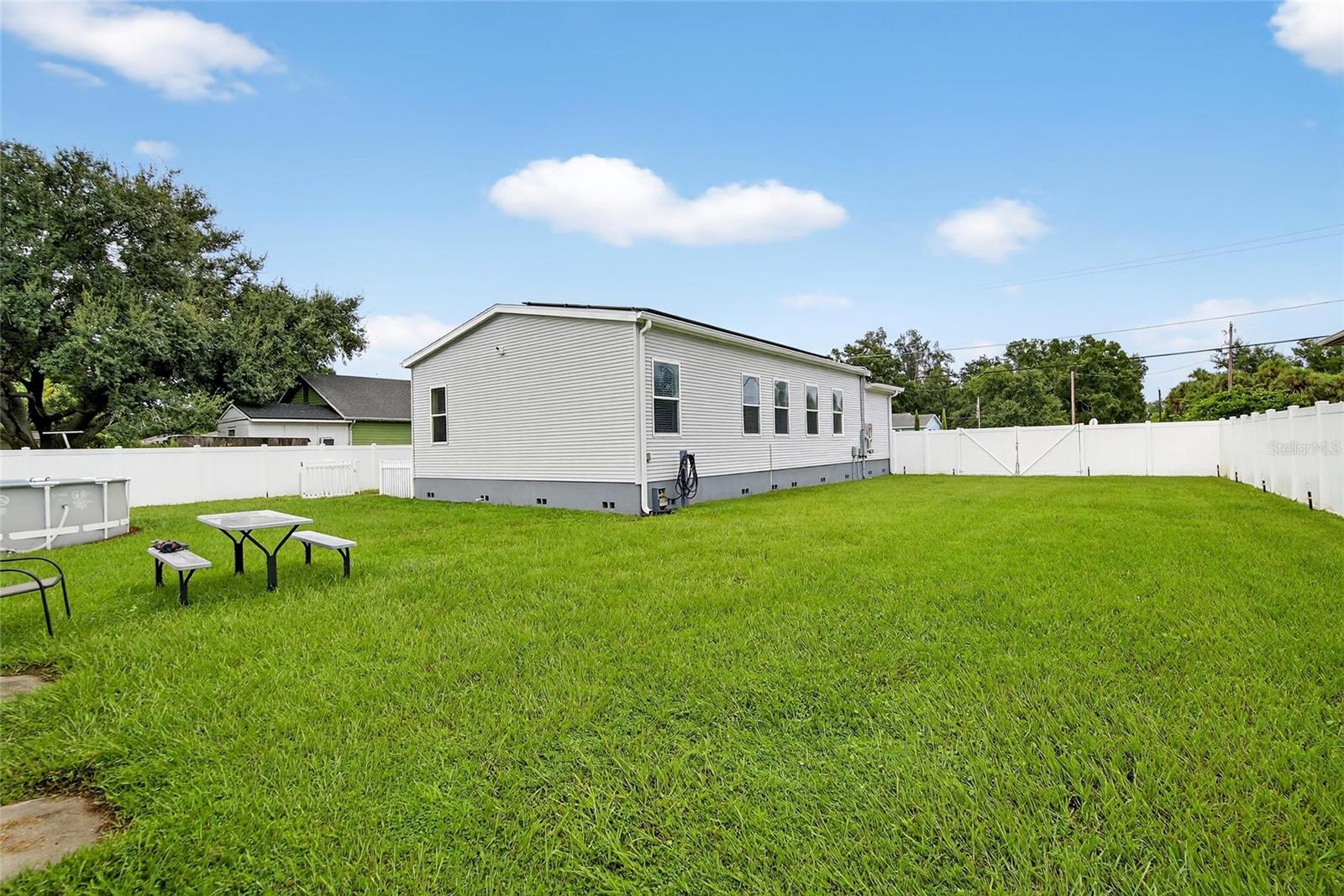 Image 33 of 39 For 915 10th Street Sw