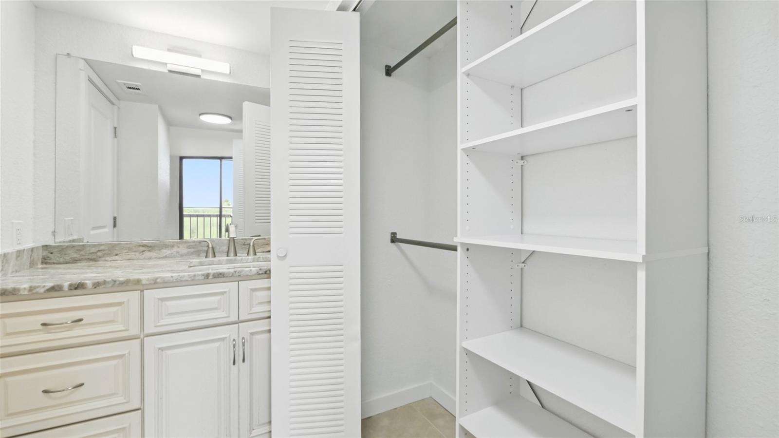 Image 11 of 18 For 900 Cove Cay Drive 6f