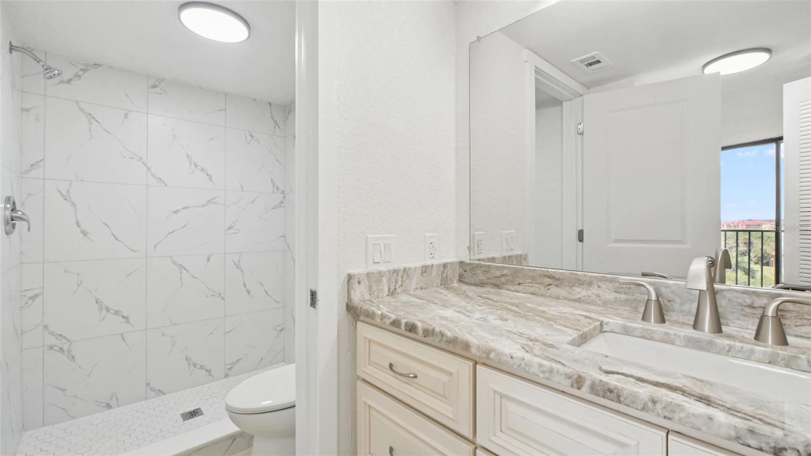 Image 12 of 18 For 900 Cove Cay Drive 6f